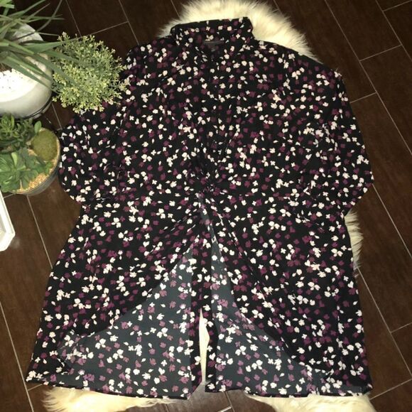 Lane Bryant black floral front twist high/low blouse sz 26 - Picture 1 of 5